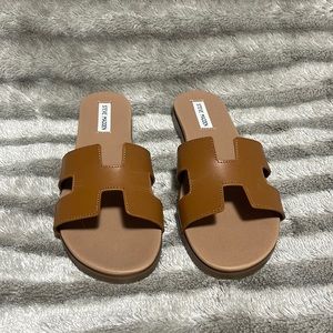 Steve Madden - Women’s Size 9 Brown Slide Sandals. NWOT